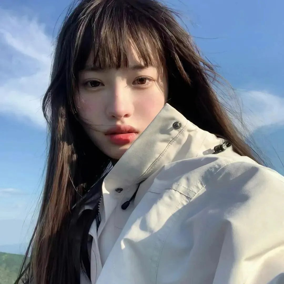 玛丽的白色连衣裙